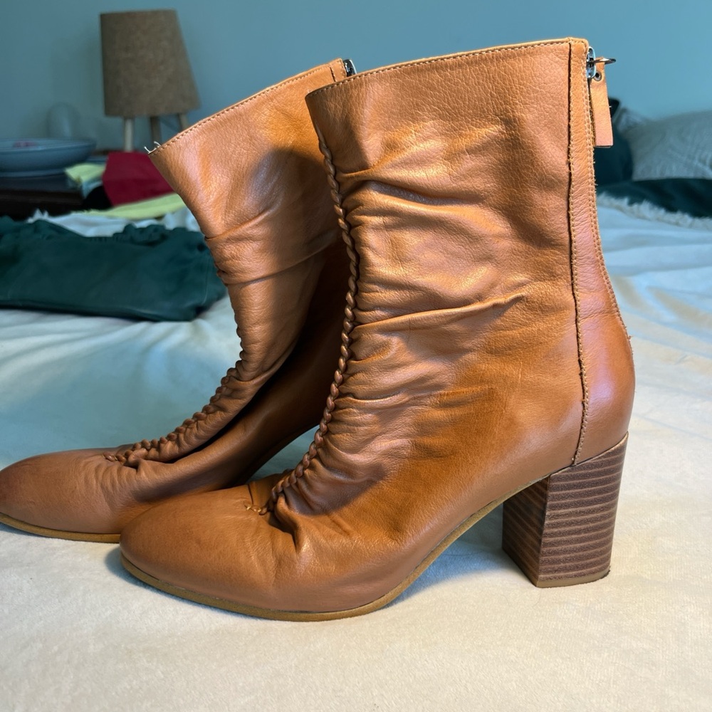 Elegant Tan Heeled Boots